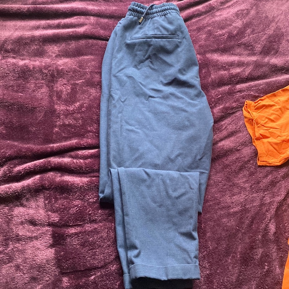 zara semi-casualformal navy blue pants. adjustable elastic waistband with string